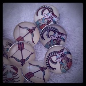 💥Sale 2/$5 U pic 2 "CAPRICORN" ZODIAC SNAP CHARM